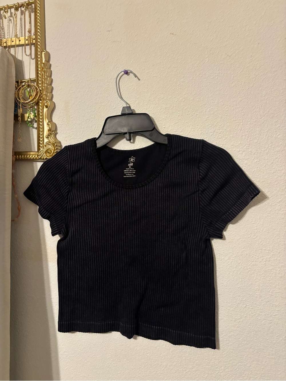 Aura Black Ribbed Crop Tee